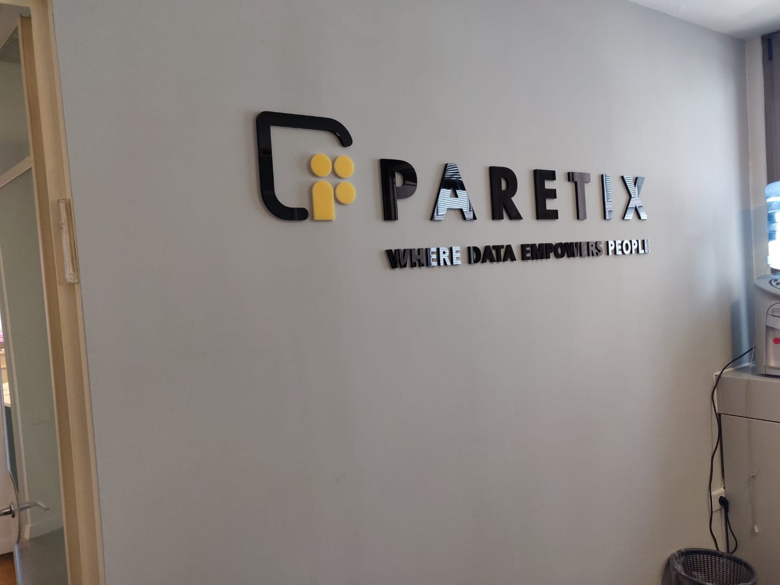 שילוט משרד PARETIX